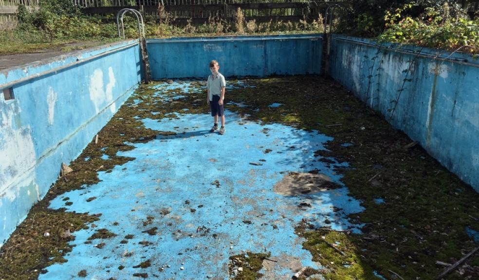Beccy Strong, Empty Pool