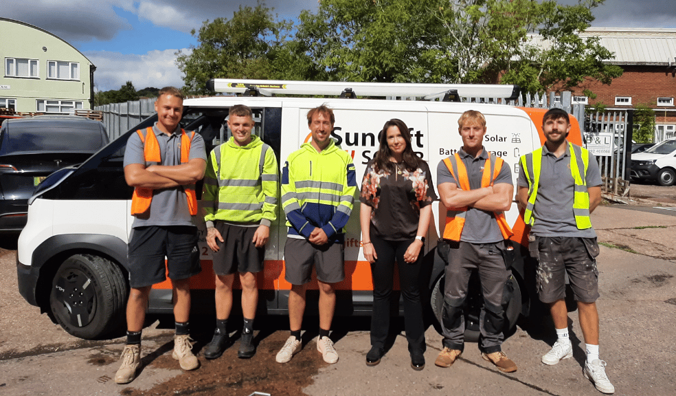 SunGift Solar training team and apprentices