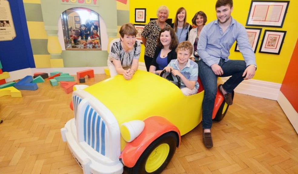 Back, L-R: Debbie Bending, Emma Sherriff and Charlotte Gunn from the Council and (front row, left to right): Sara Lane, Georgina Lane, Jeremy Lane and Dominic Lane.