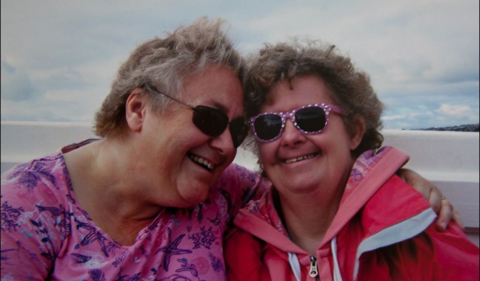 Karen Wilson (left) and her sister Dena Modrzew