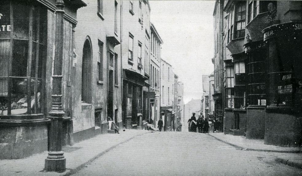 Looe Street, Plymouth, late 19th century (photo courtesy of Plymouth and West Devon Record Office)