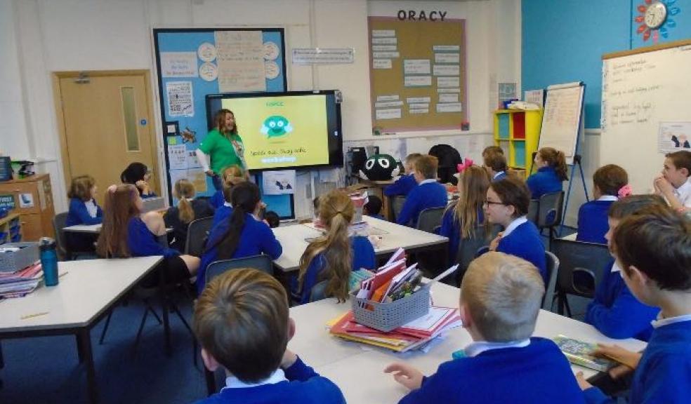 Michelle Green from the NSPCC delivering a Speak out Stay safe workshop at Salisbury Road Primary School