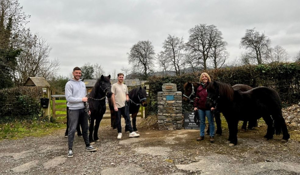 Pictured left to right are Max McGregor, Braveheart, Tom Smith, Rolo, Sue Greenaway, and Rum.