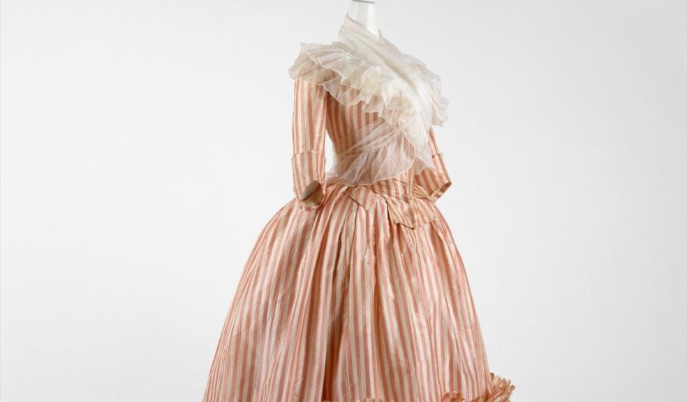 Robe à l’Anglaise, French school, c.1785-87. By courtesy of the Metropolitan Museum of Art, New York.
