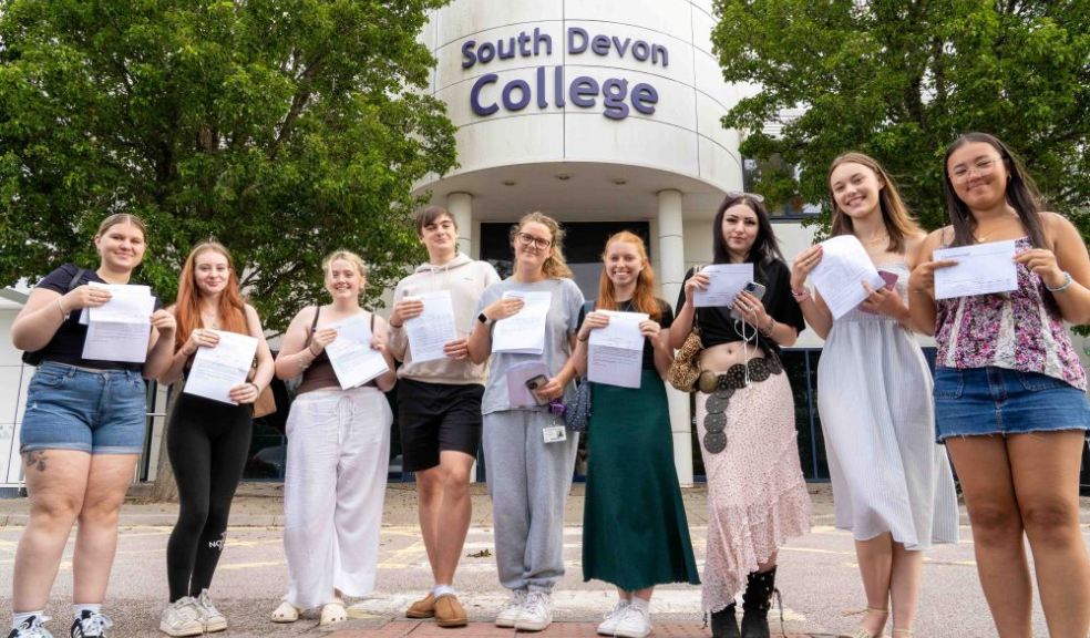 From left to right: Shenia Blades, Elana Pierce, Mark Aldridge, Lauren Morrison, Francesca Waugh, Zoe Morvan, Chloe Woodbridge, and Lee Lee Burrington celebrate their A level results