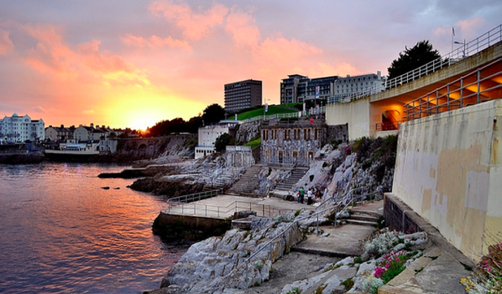 Plymouth Hoe Foreshore - Home To Way More Gaming Than Just The Arcades. Photo: Plymouth Hoe Sunset. Nikon D3100. DSC_03" (CC BY-ND 2.0) by Robert.Pittman