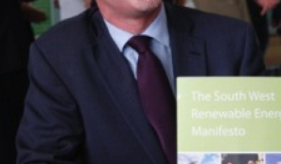 Stephen Gilbert MP signing the manifesto