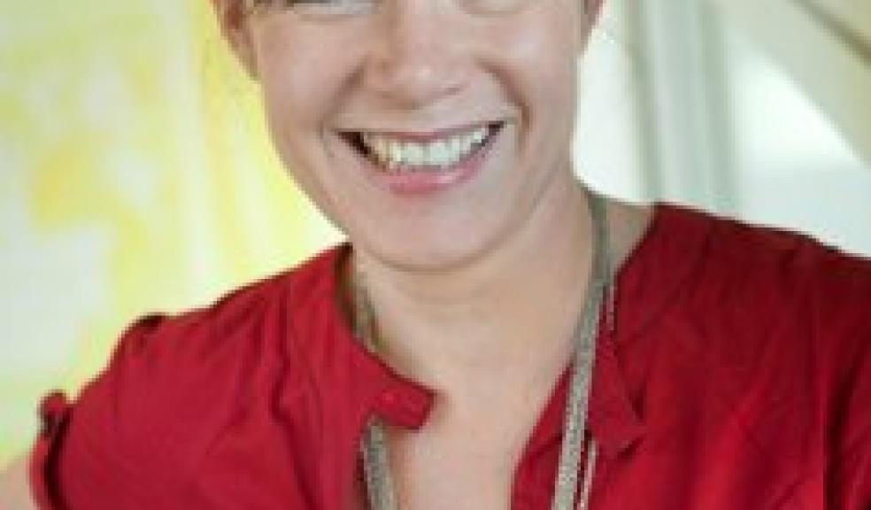 Dr Suanne Gibson