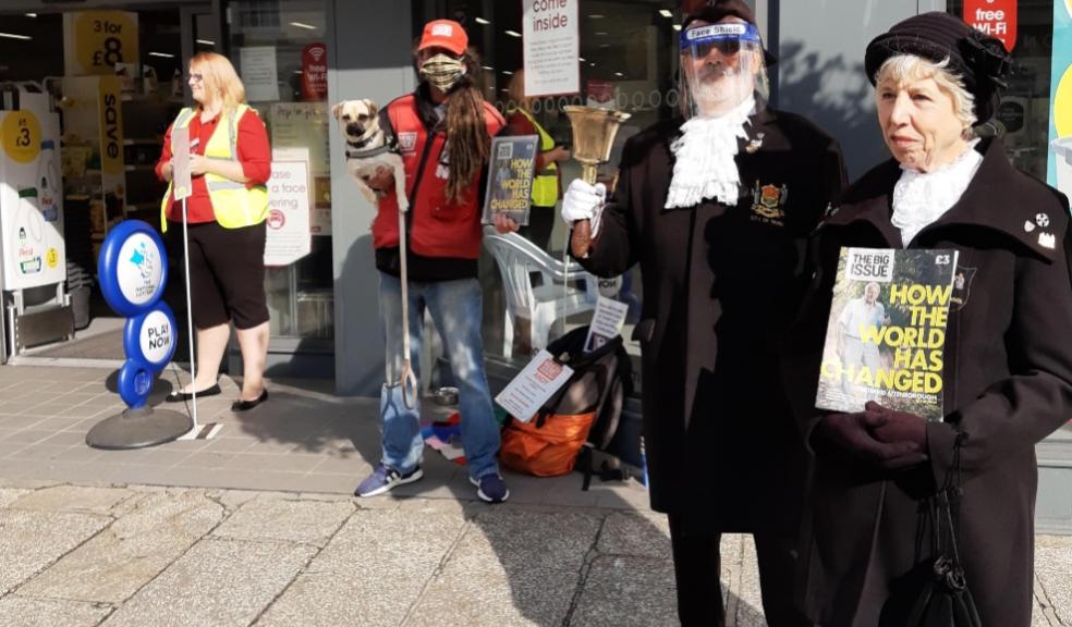 Town Crier with Big Issue vendor. Photo: The Big Issue.