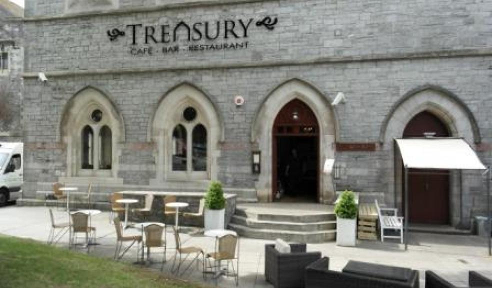 The Treasury Bar celebrates 10 years of ‘Leading Lifestyles’