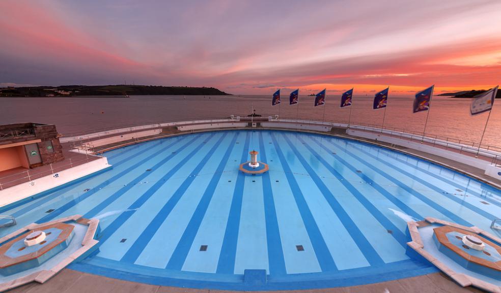 Tinside Lido open for a further week