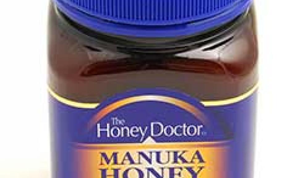 Jar showing the UMF trademark to ensure it's 'Active' Manuka honey