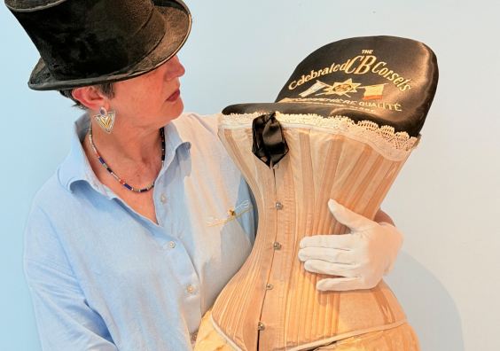 Liz Chilcott with the vintage corset Liz Chilcott with the vintage corset