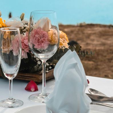 Restaurant table al fresco