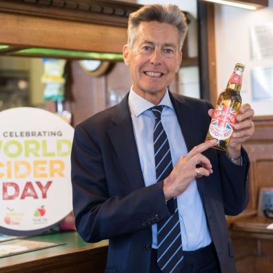 Bed Bradshaw MP celebrates World Cider Day at Westminster