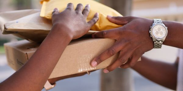 How to send a parcel from the UK to Poland profitably and quickly